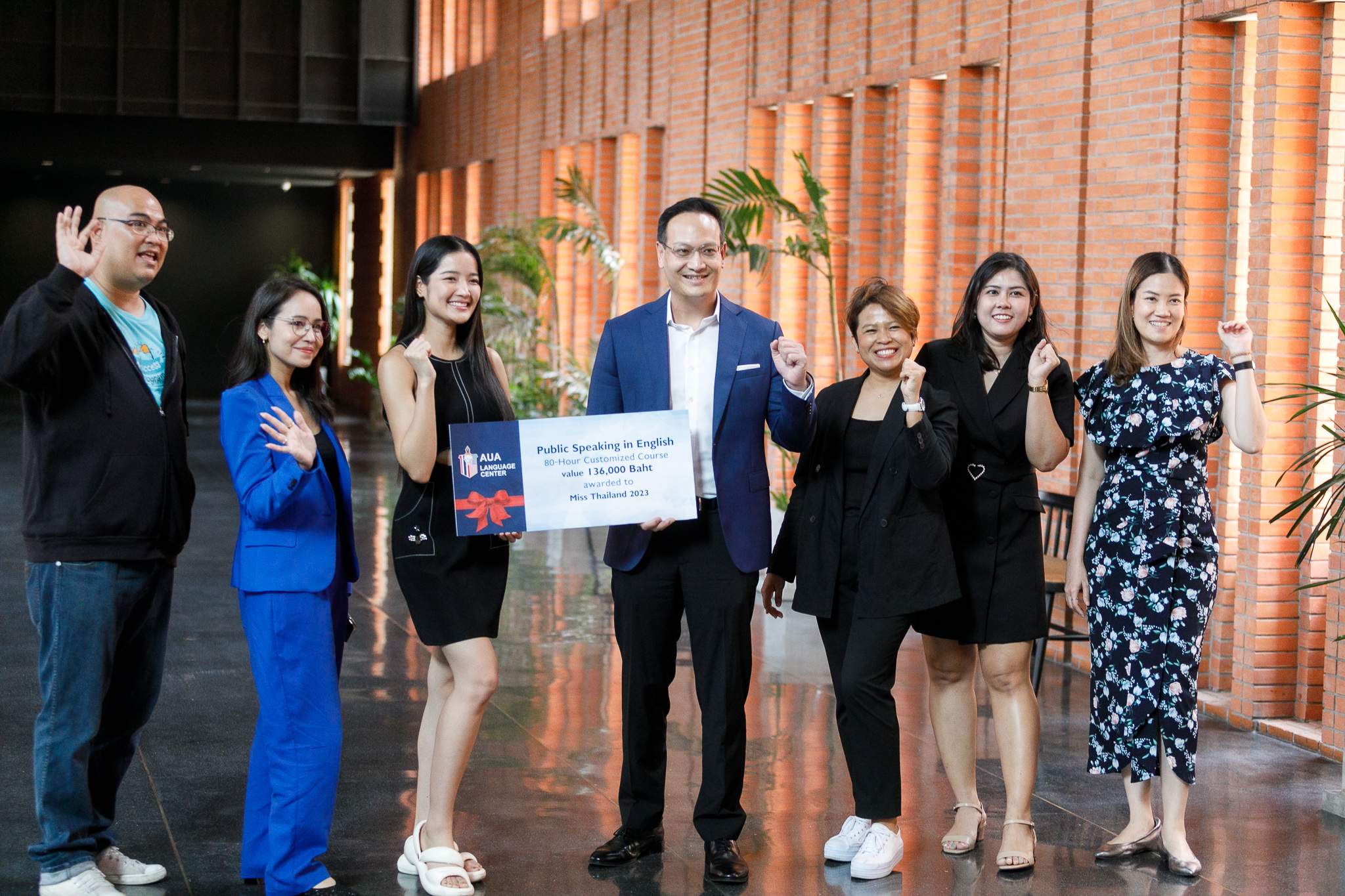 AUA ร่วมสนับสนุน Miss Thailand 2023 มอบทุนเรียนภาษาอังกฤษหลักสูตร Public Speaking in English