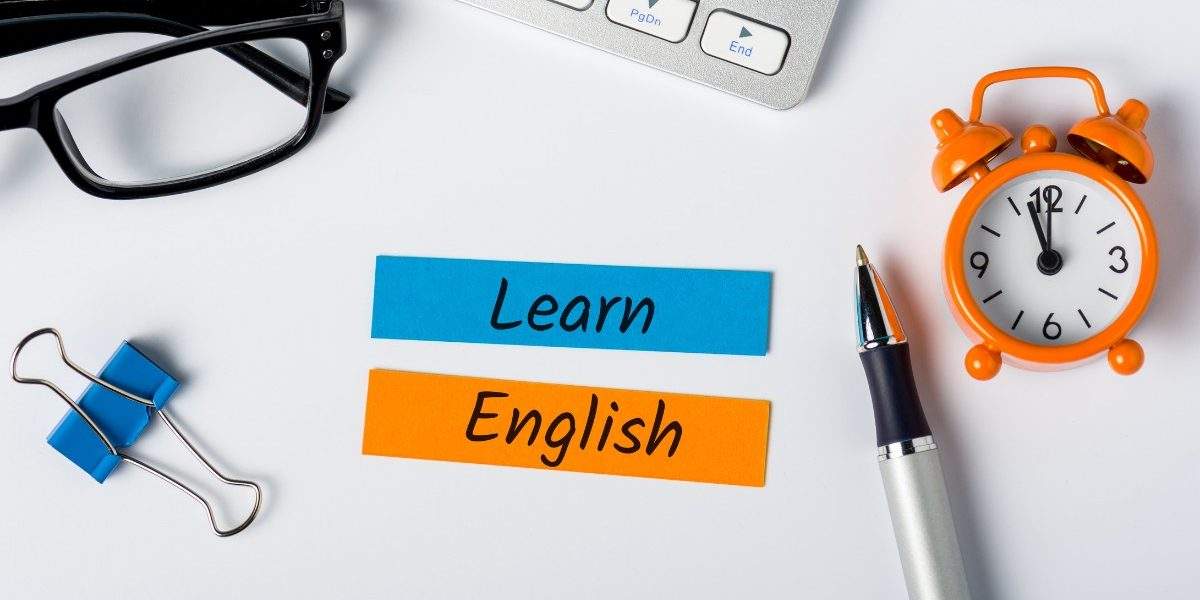 เรียนพิเศษภาษาอังกฤษออนไลน์ vs ในห้องเรียน แบบไหนดี?