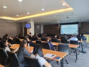 สภาทนายความฯ ร่วมมือกับ เอยูเอ จัดทำ Workshop ฝึกอบรมภาษาอังกฤษสำหรับทนายความ