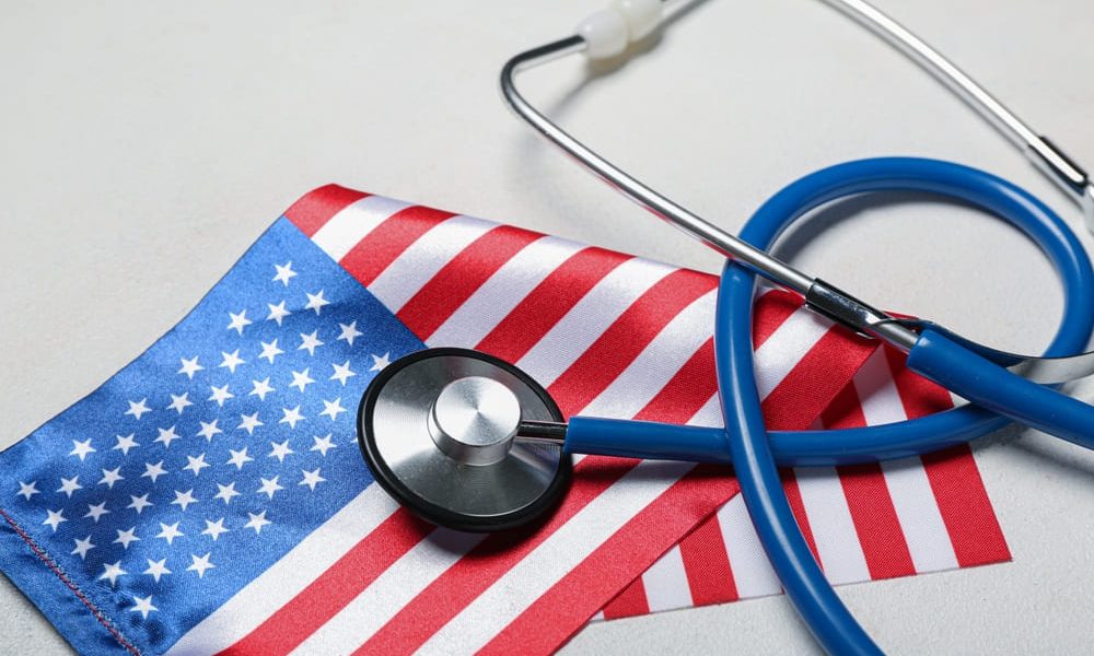 10 อันดับเงินเดือนหมอต่างประเทศ 2026 ประเทศไหนน่าไปที่สุด ?